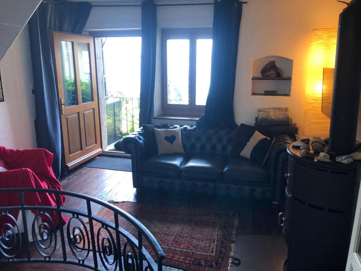 A Room With A View - Maisonnette Dans Bourg Medieval Au Bord Du Lac Leman Yvoire Exteriör bild