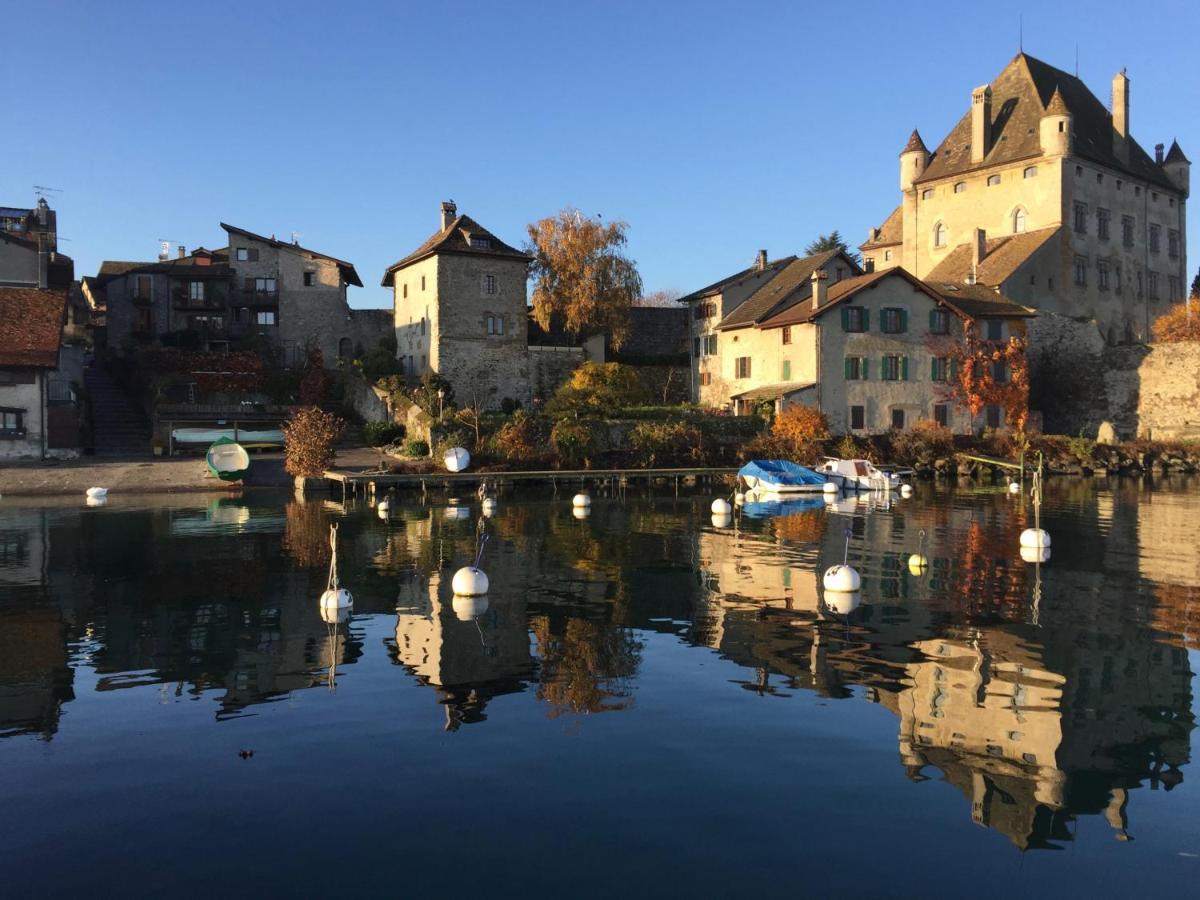 A Room With A View - Maisonnette Dans Bourg Medieval Au Bord Du Lac Leman Yvoire Exteriör bild
